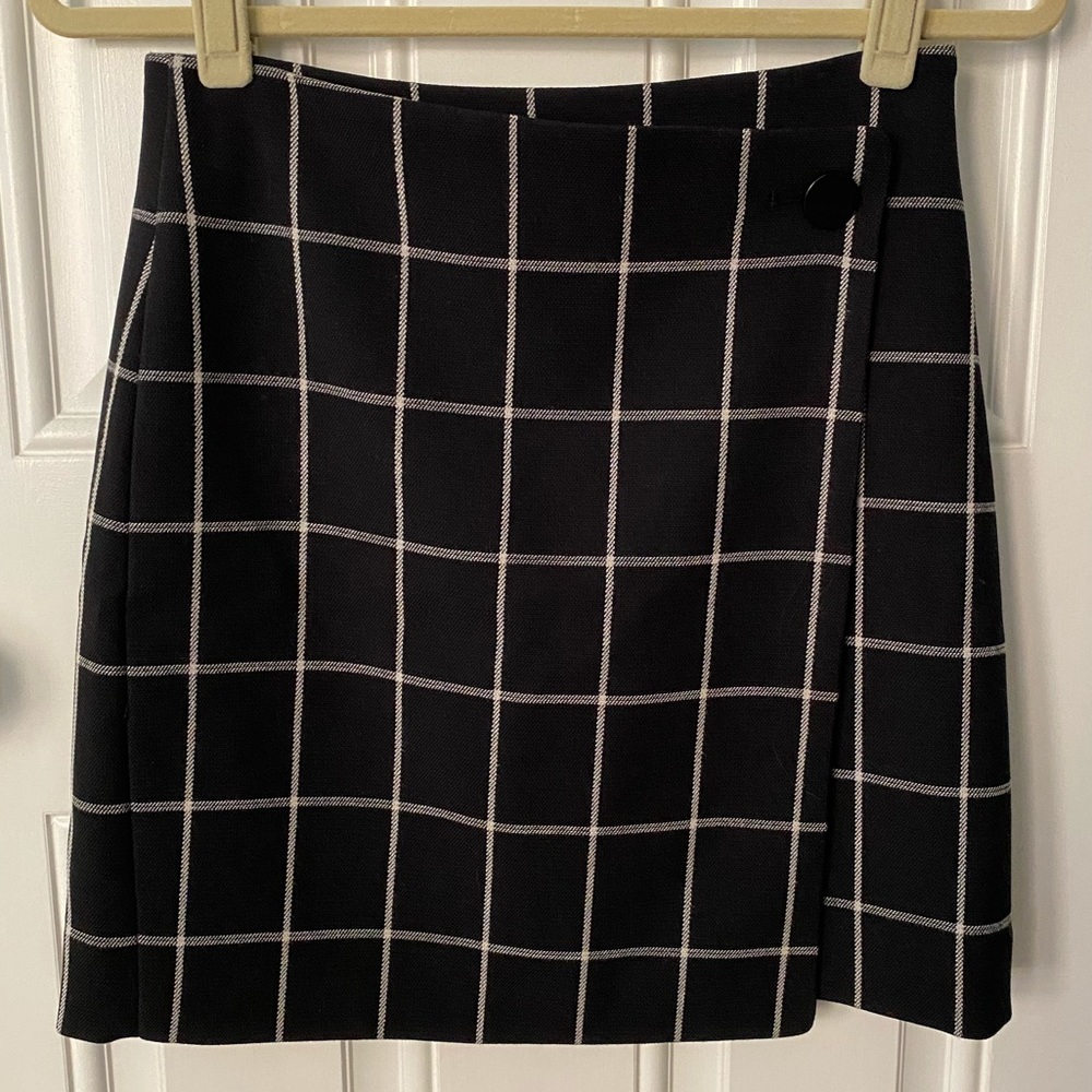 Black Wrap LOFT Skirt, Size 00